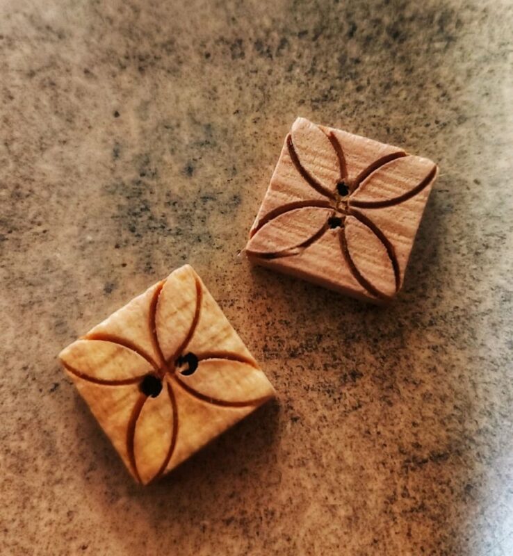 Laser Marking/Engraving on Buttons Laser Cutting Machines Best