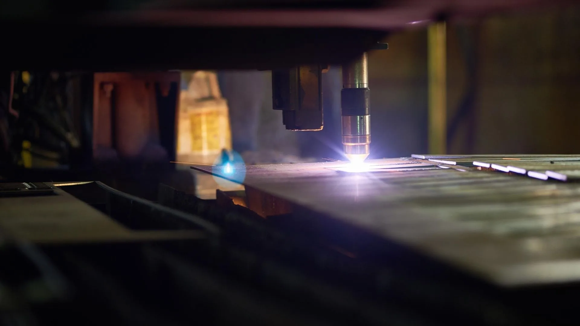 How To Choose The Right Laser Cutting Machine